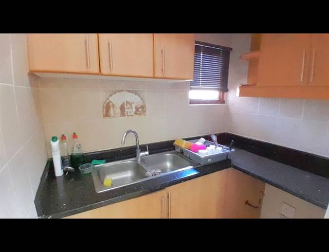 6 BEDROOM HOUSE FOR SALE IN SHELLY BEACH